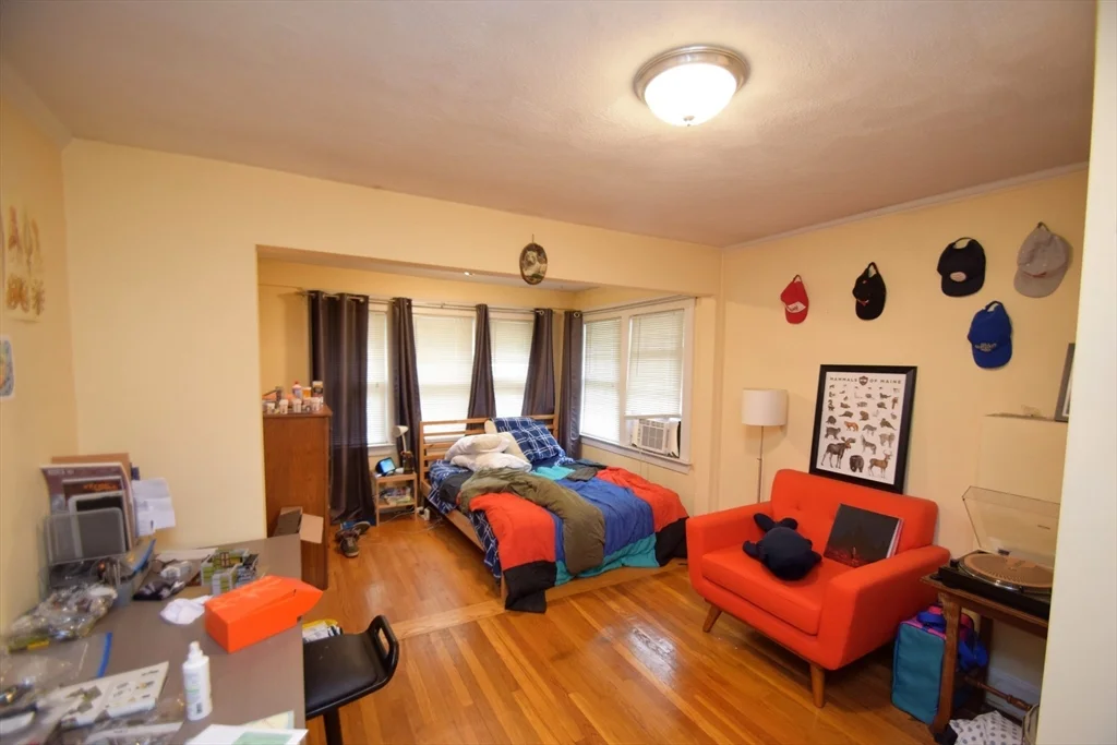 4 bed, 2 bath apartment for rent at 180 Washington St Unit 2, Brighton — photo 7 of 17