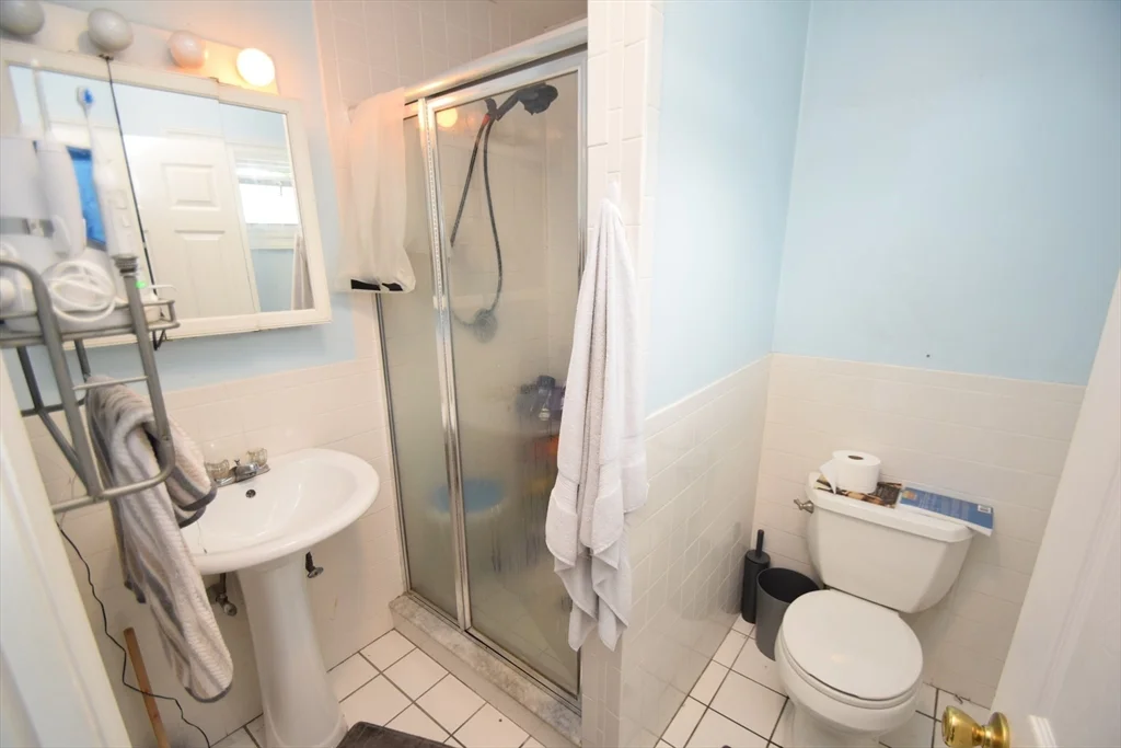 4 bed, 2 bath apartment for rent at 180 Washington St Unit 2, Brighton — photo 15 of 17