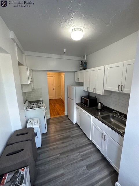 Studio bed, 1 bath apartment for rent at 1800 Commonwealth Ave Unit 2-1800, Brighton — photo 2 of 6