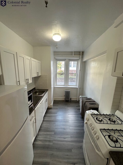 Studio bed, 1 bath apartment for rent at 1800 Commonwealth Ave Unit 2-1800, Brighton — photo 3 of 6