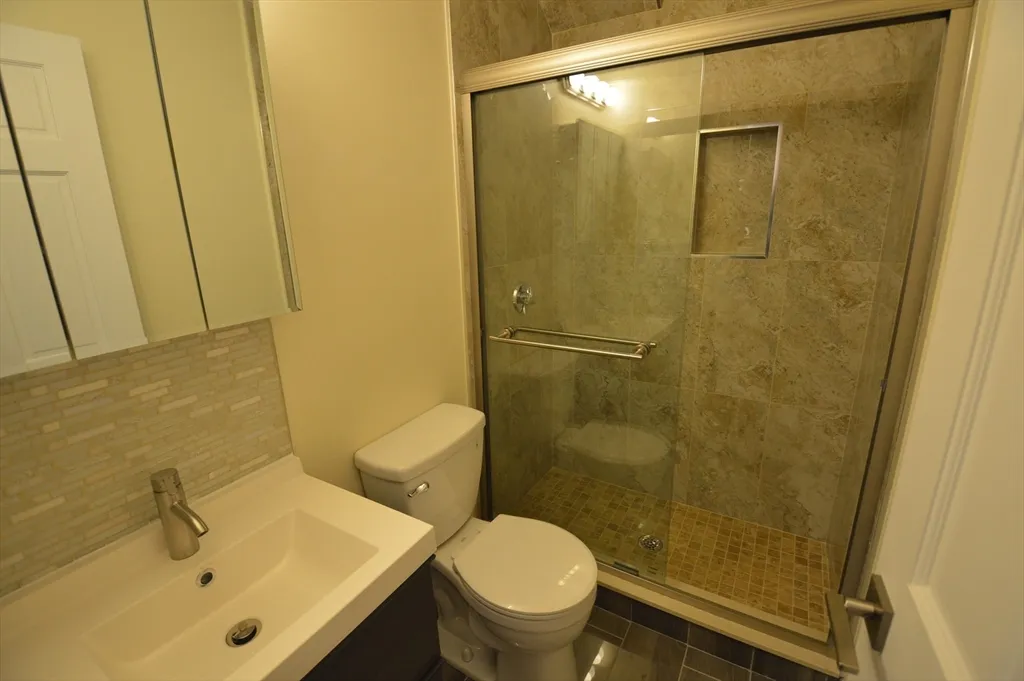 3 bed, 2 bath apartment for rent at 1801 Beacon St Unit 2, Brookline — photo 13 of 14