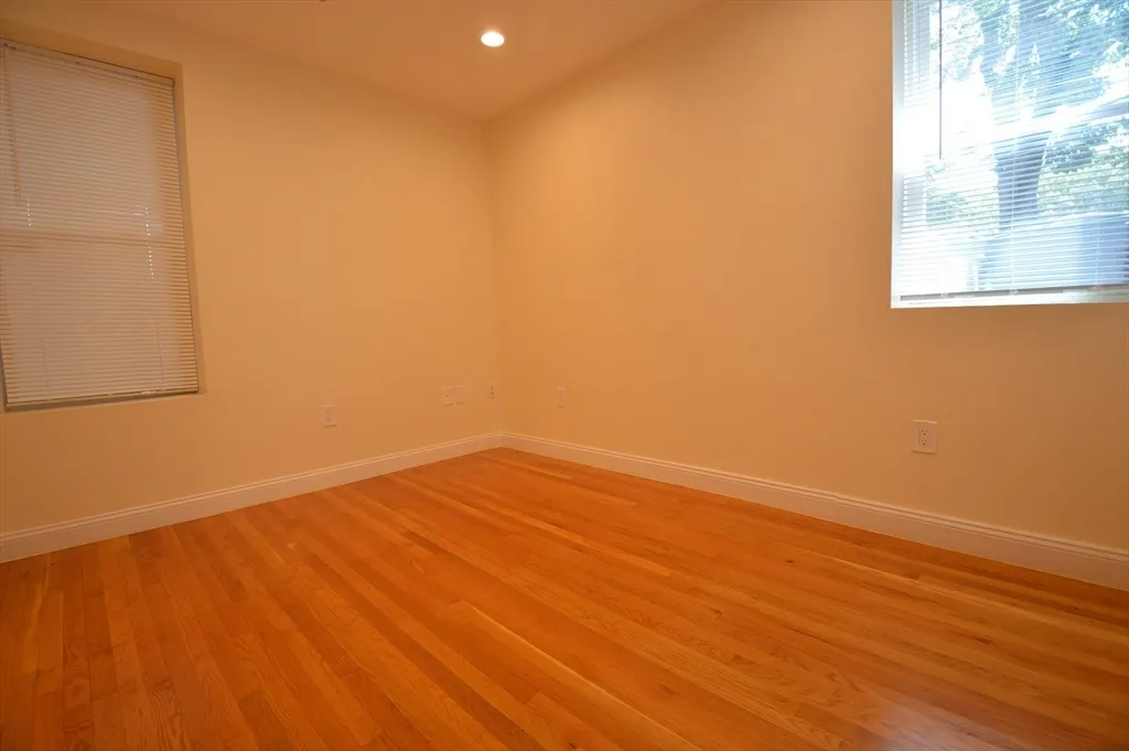 3 bed, 2 bath apartment for rent at 1801 Beacon St Unit 2, Brookline — photo 6 of 14