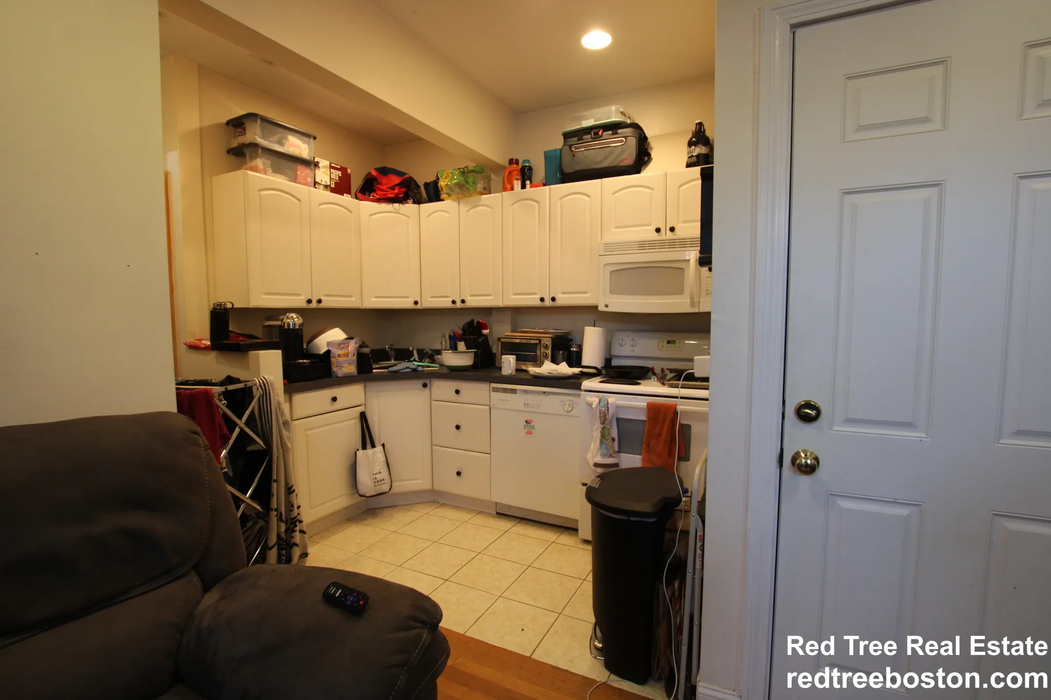 1.5 bed, 1 bath apartment for rent at 1801 Beacon St Unit 3, Brookline — photo 7 of 13