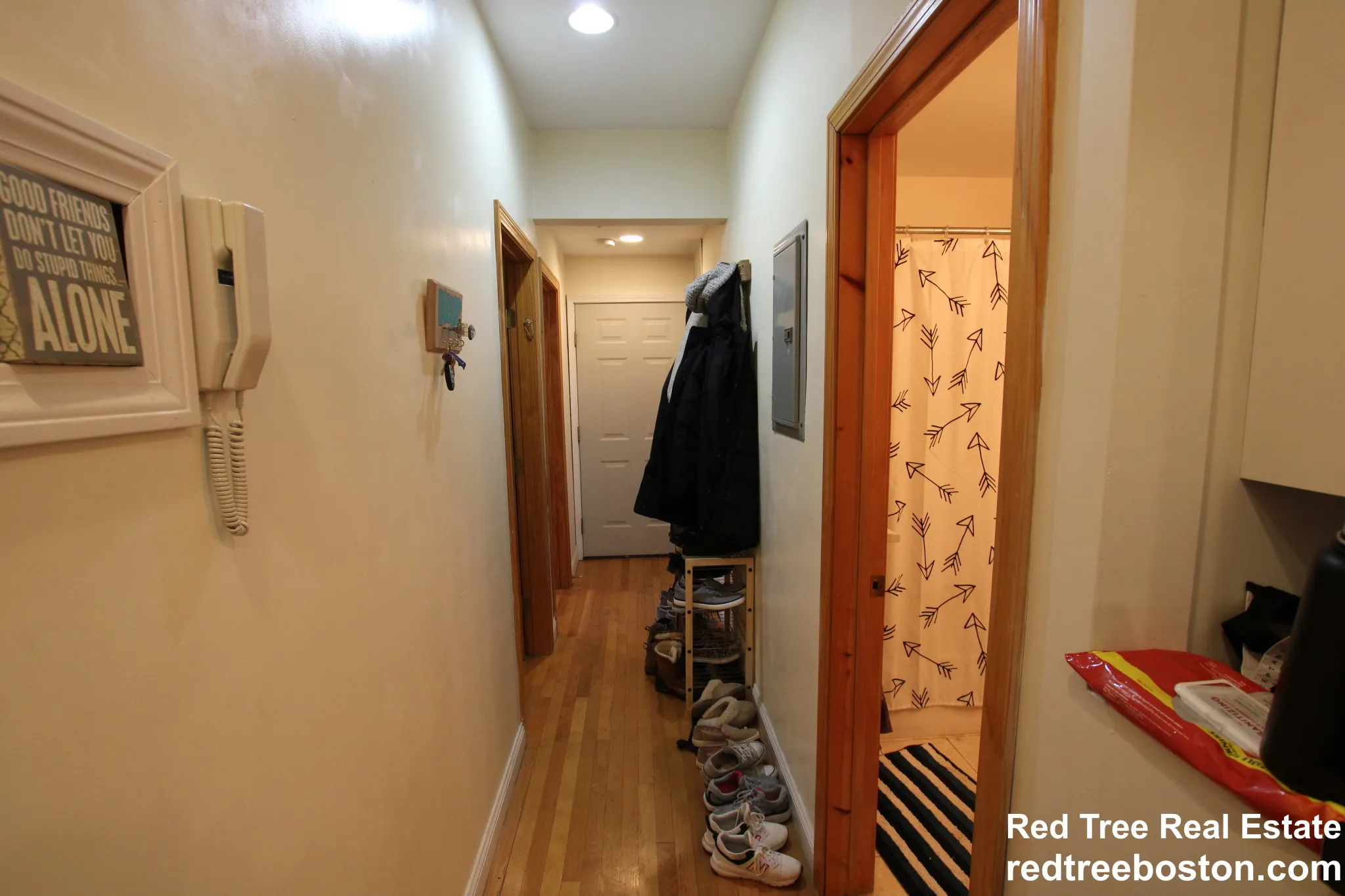 1.5 bed, 1 bath apartment for rent at 1801 Beacon St Unit 3, Brookline — photo 9 of 13