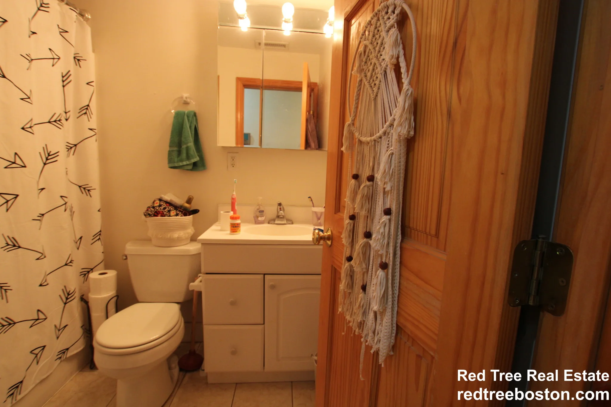 1.5 bed, 1 bath apartment for rent at 1801 Beacon St Unit 3, Brookline — photo 11 of 13