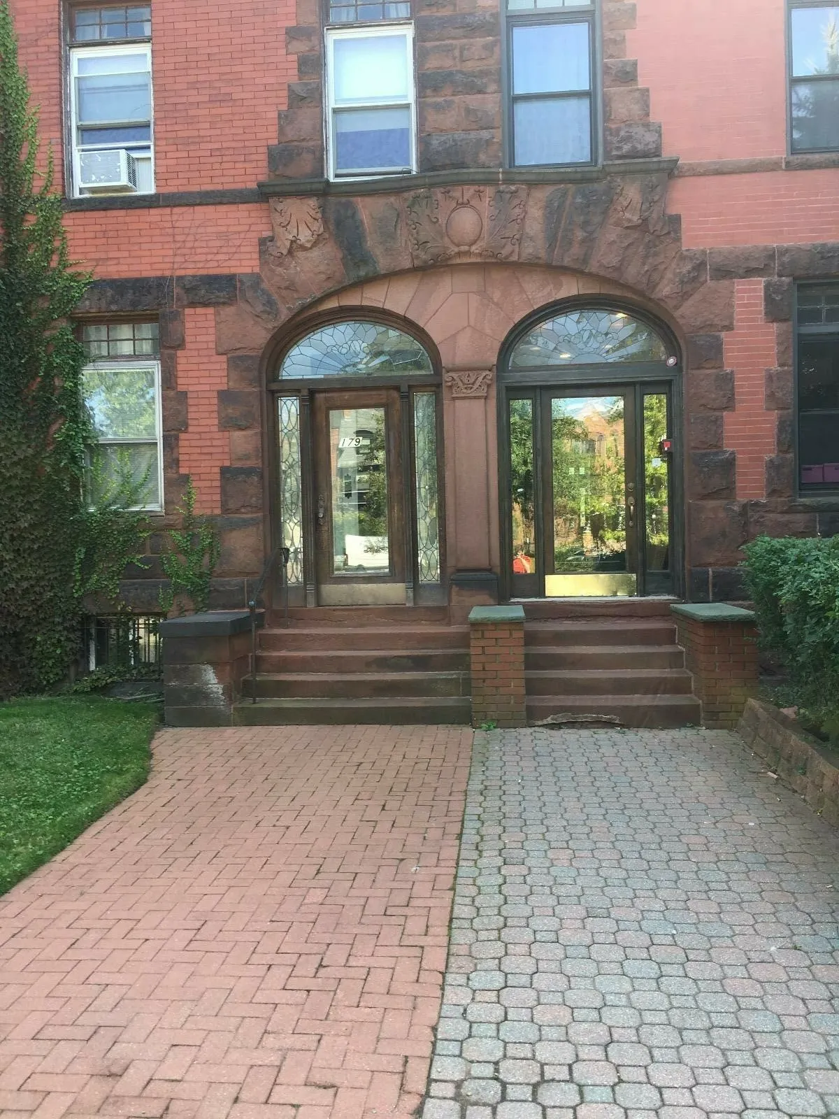 2 bed, 1 bath apartment for rent at 1801 Beacon St Unit 5, Brookline — photo 8 of 10