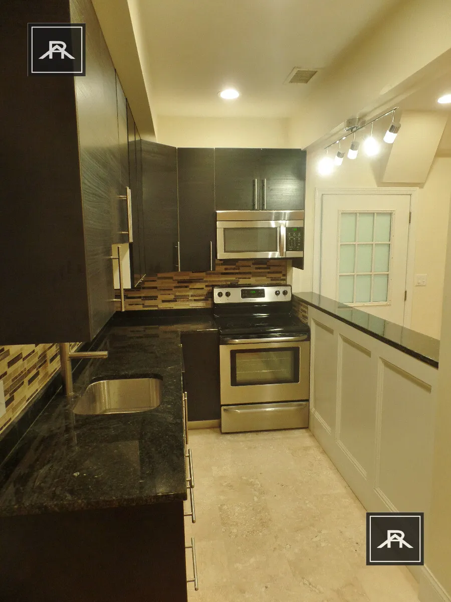 4 bed, 2 bath apartment for rent at 1801 Beacon St Unit 6, Brookline — photo 1 of 11