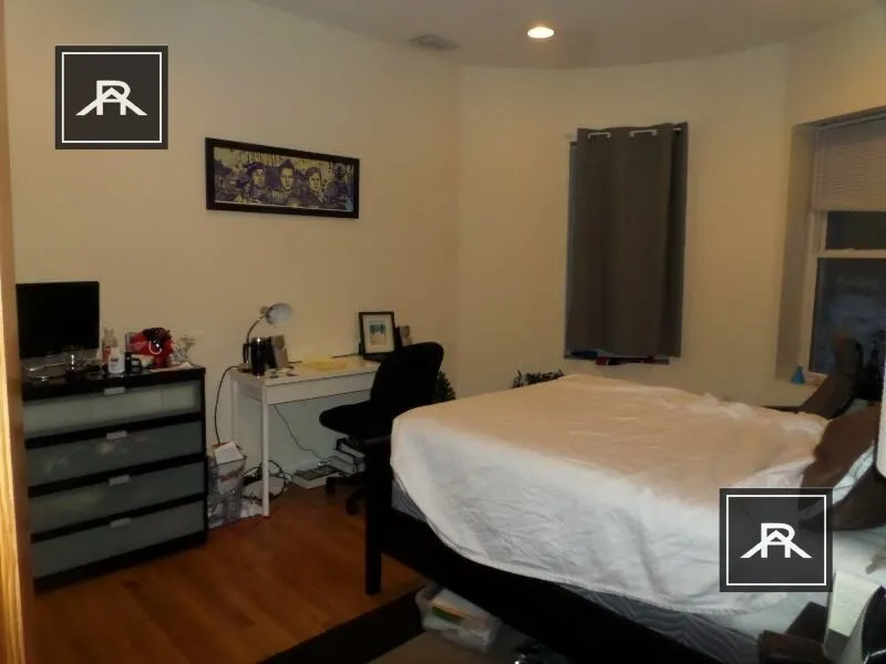 4 bed, 2 bath apartment for rent at 1801 Beacon St Unit 6, Brookline — photo 4 of 11