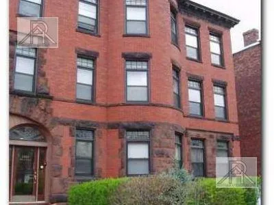 4 bed, 2 bath apartment for rent at 1801 Beacon St Unit 6, Brookline — photo 6 of 11