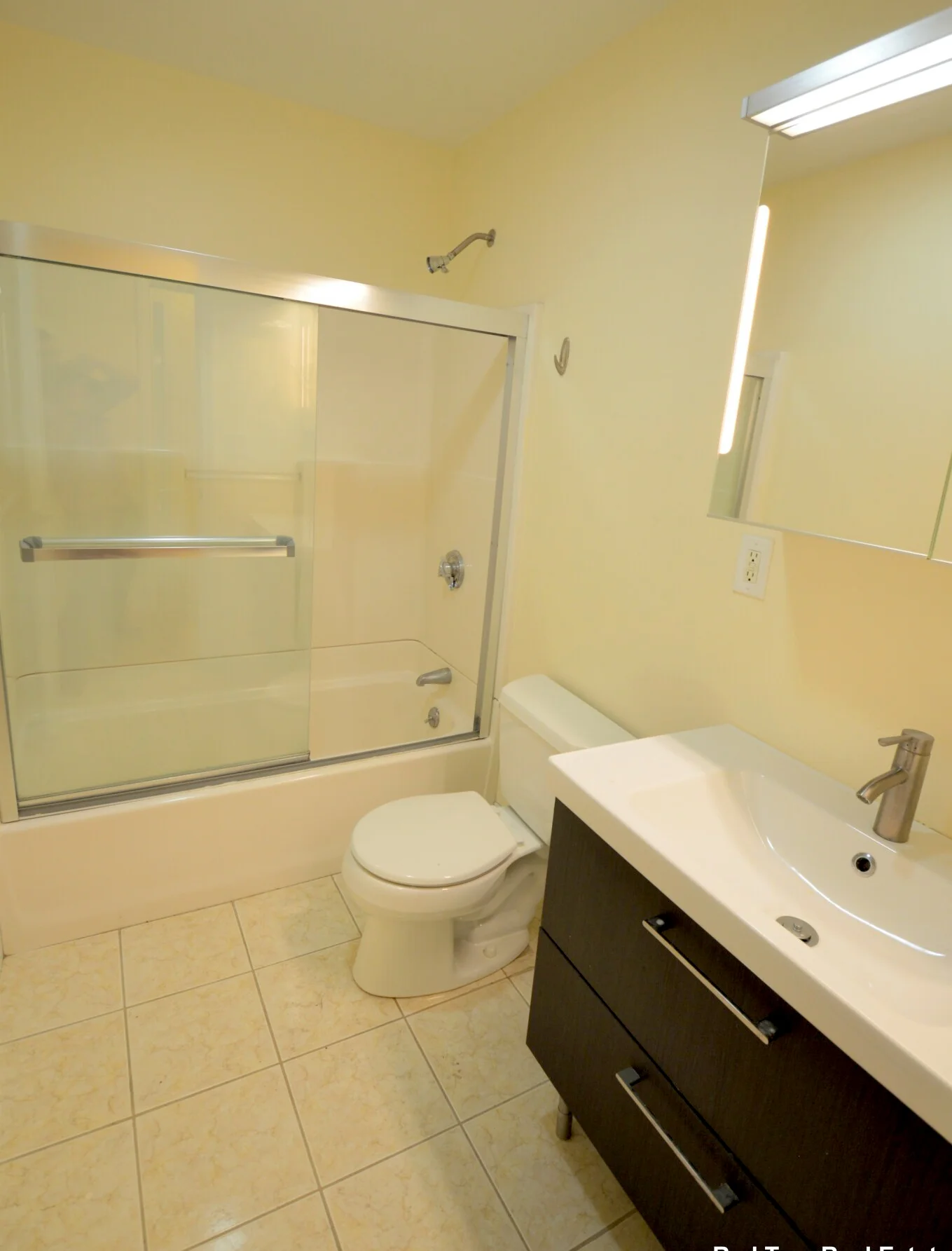 4 bed, 2 bath apartment for rent at 1801 Beacon St Unit 6A, Brookline — photo 17 of 17