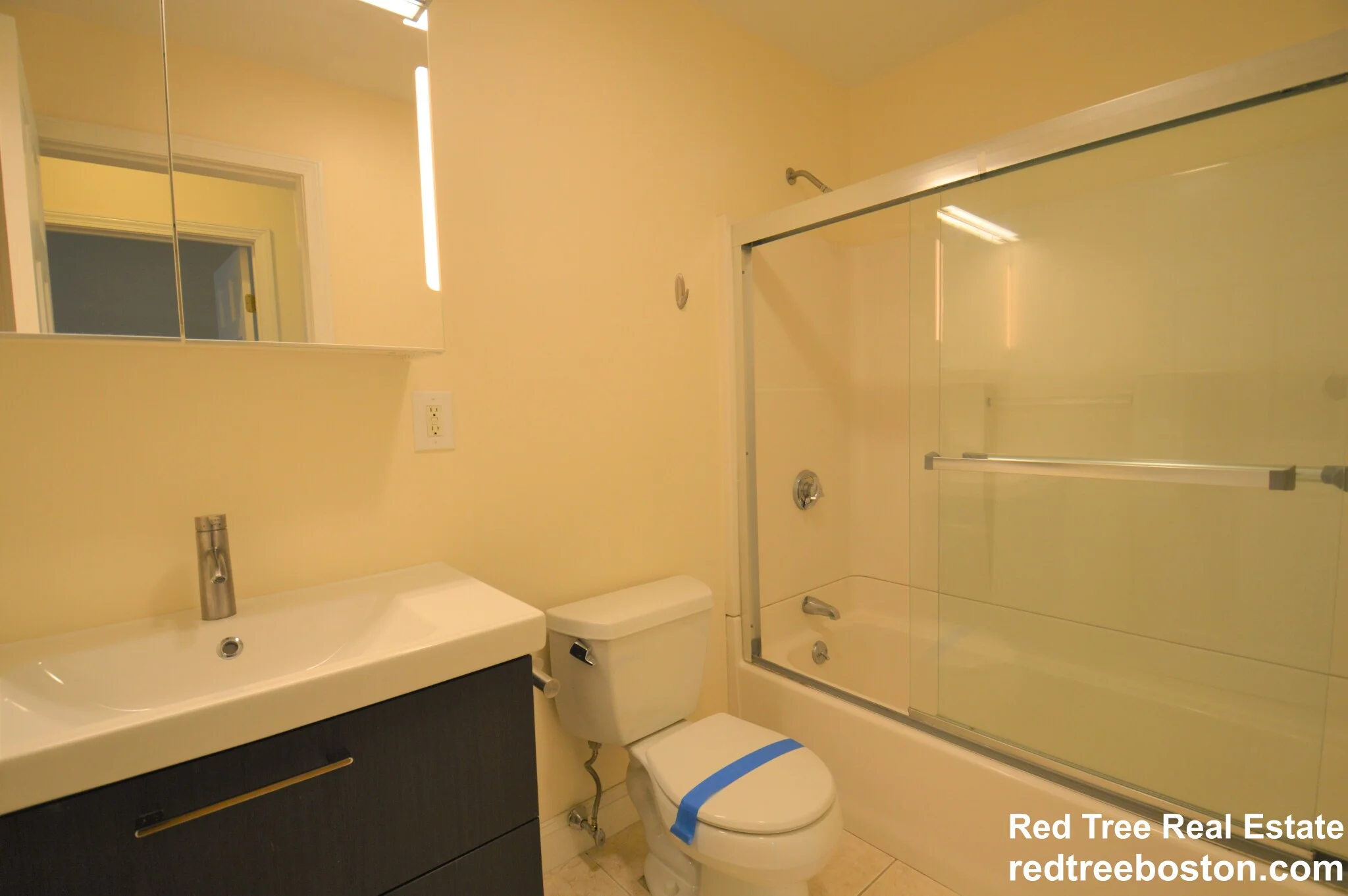 4 bed, 2 bath apartment for rent at 1801 Beacon St Unit 6A, Brookline — photo 11 of 17