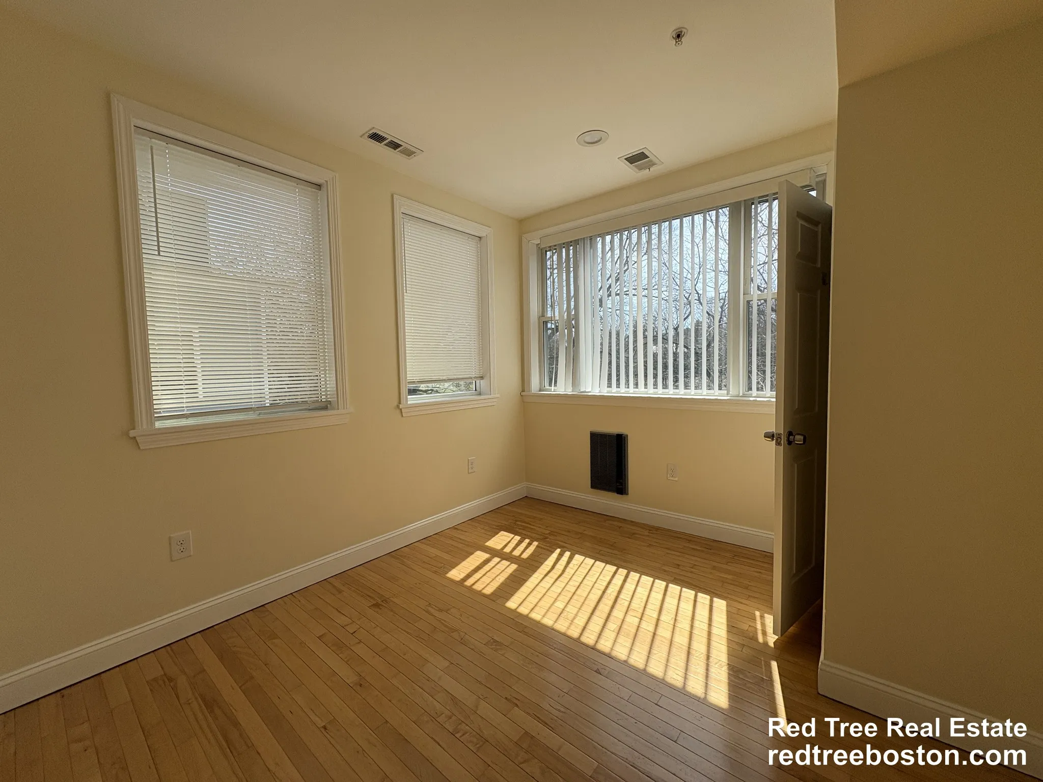 3 bed, 2 bath apartment for rent at 1801 Beacon St Unit 8, Brookline — photo 12 of 30
