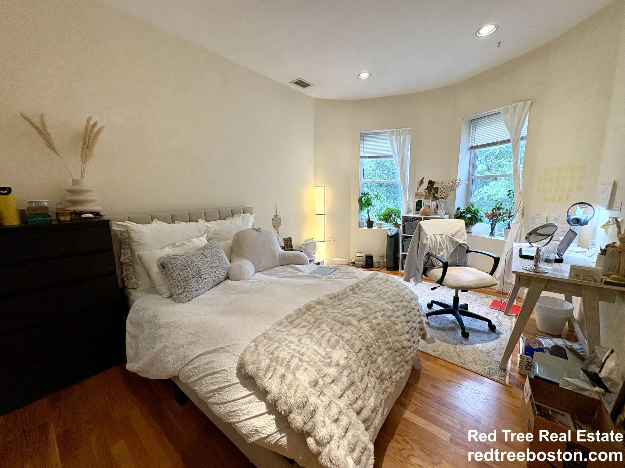 3 bed, 2 bath apartment for rent at 1801 Beacon St Unit 8, Brookline — photo 19 of 30