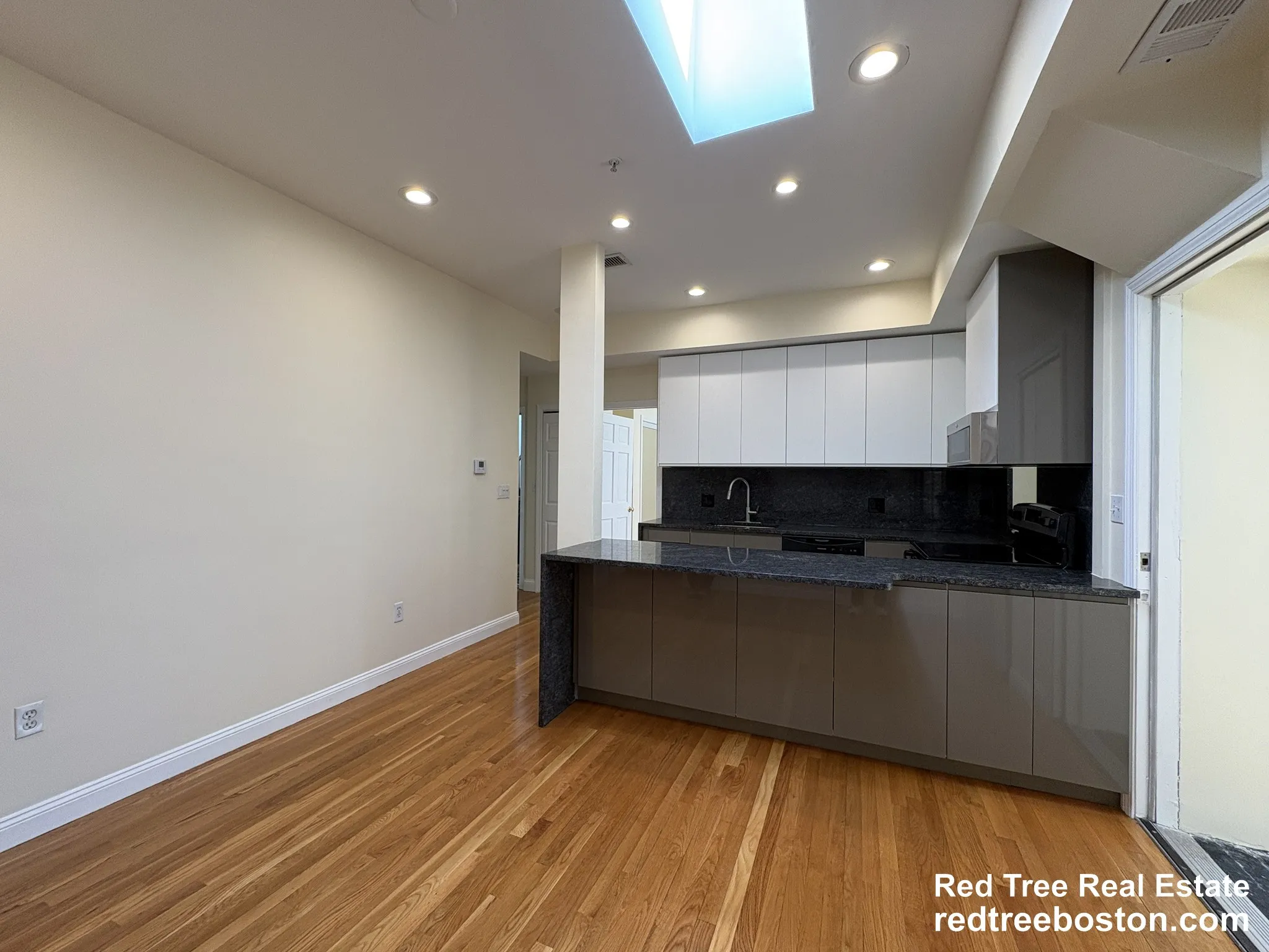 3 bed, 2 bath apartment for rent at 1801 Beacon St Unit 8, Brookline — photo 16 of 30