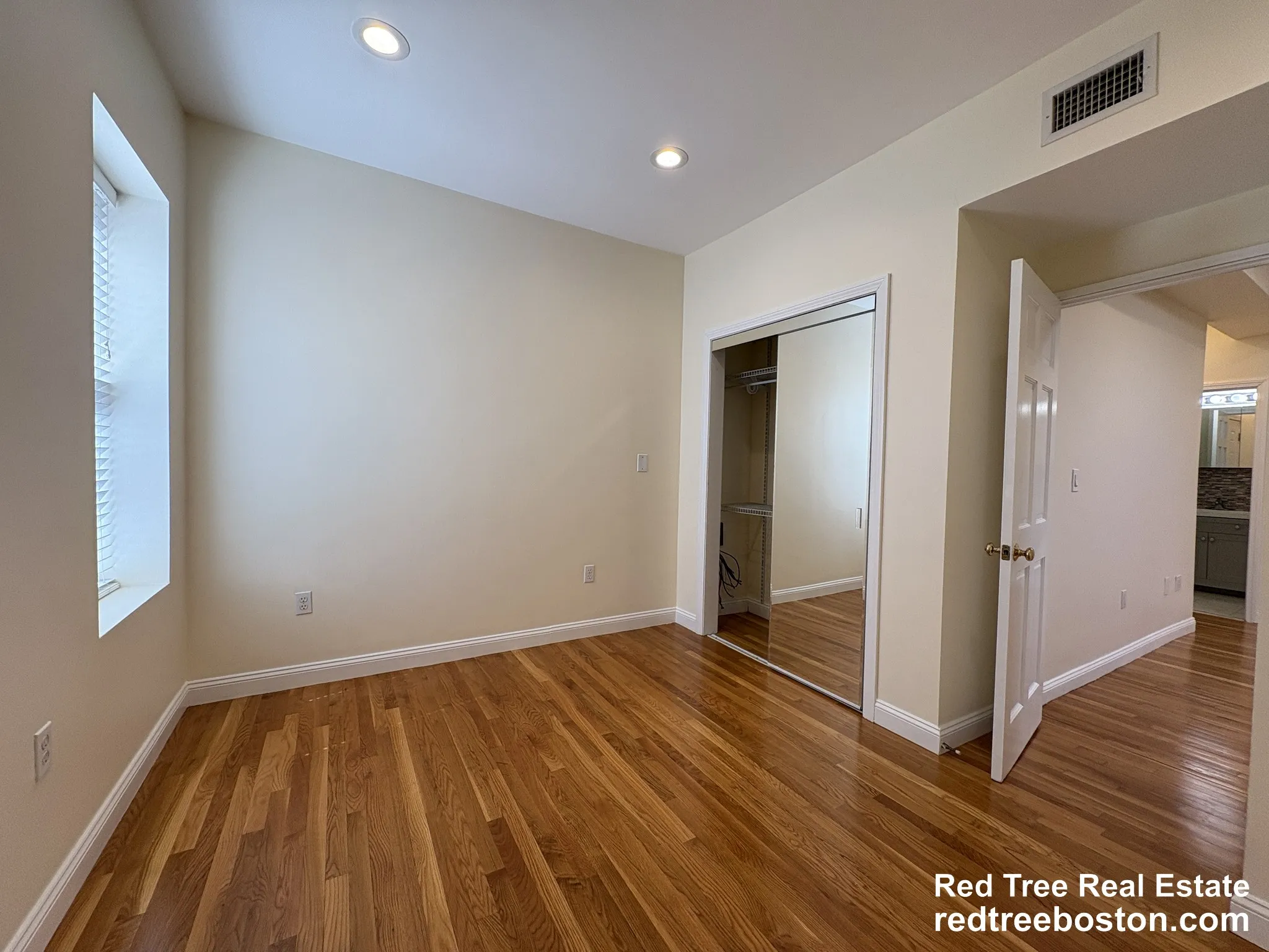 3 bed, 2 bath apartment for rent at 1801 Beacon St Unit 8, Brookline — photo 10 of 30