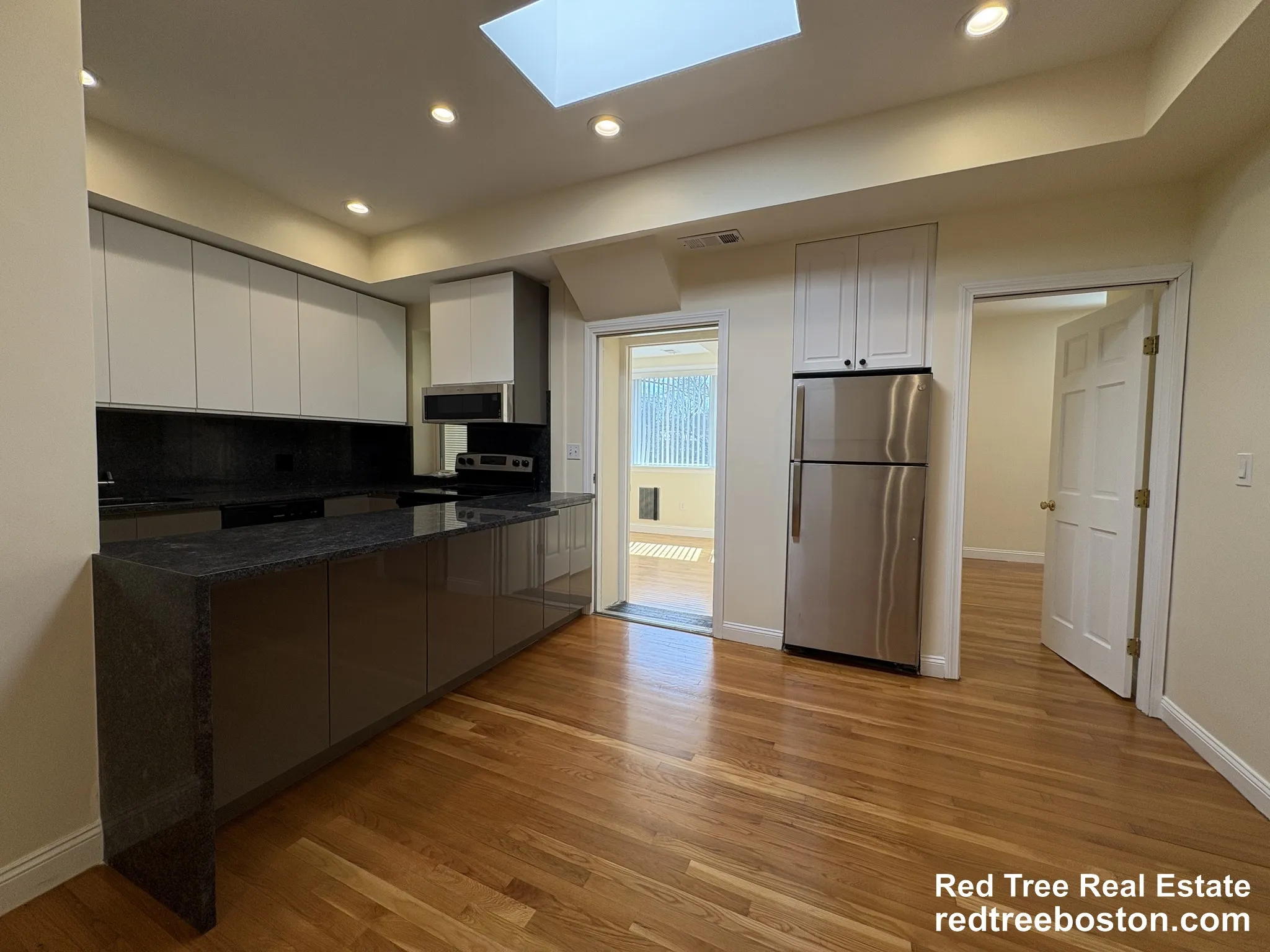 3 bed, 2 bath apartment for rent at 1801 Beacon St Unit 8, Brookline — photo 1 of 30