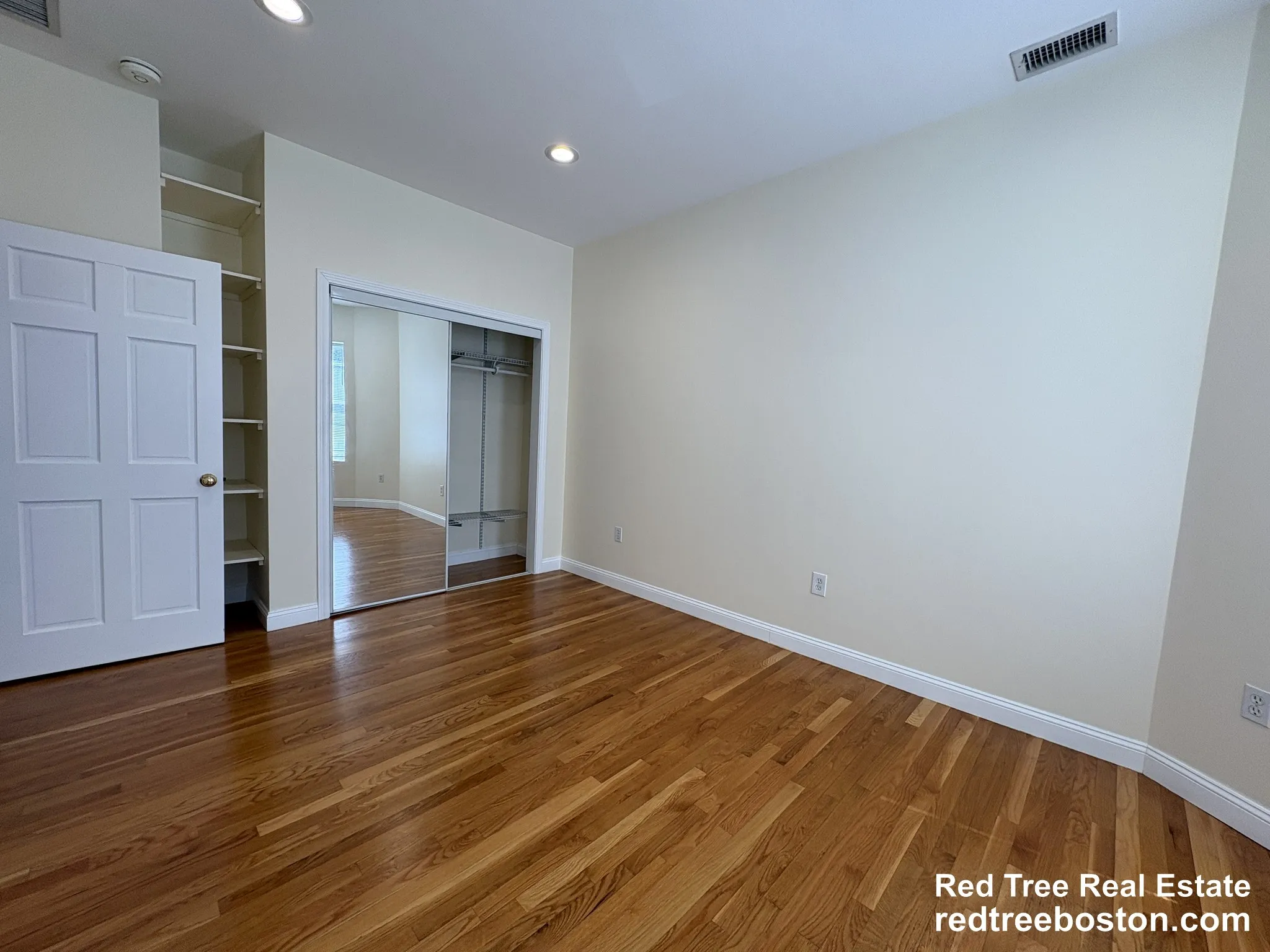 3 bed, 2 bath apartment for rent at 1801 Beacon St Unit 8, Brookline — photo 8 of 30
