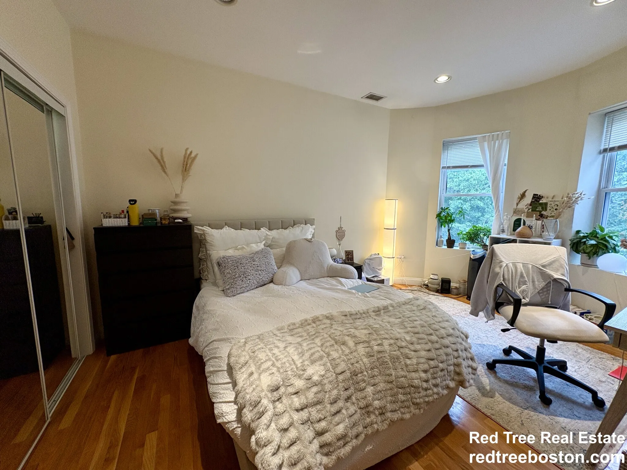 3 bed, 2 bath apartment for rent at 1801 Beacon St Unit 8, Brookline — photo 20 of 30