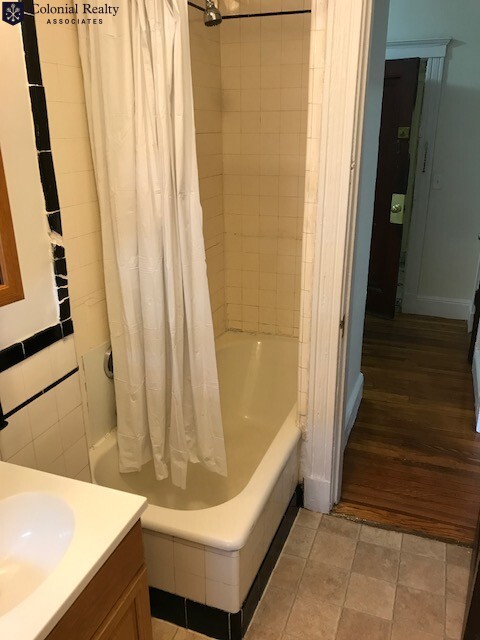 1 bed, 1 bath apartment for rent at 1801 Commonwealth Ave Unit 13, Brighton — photo 10 of 12