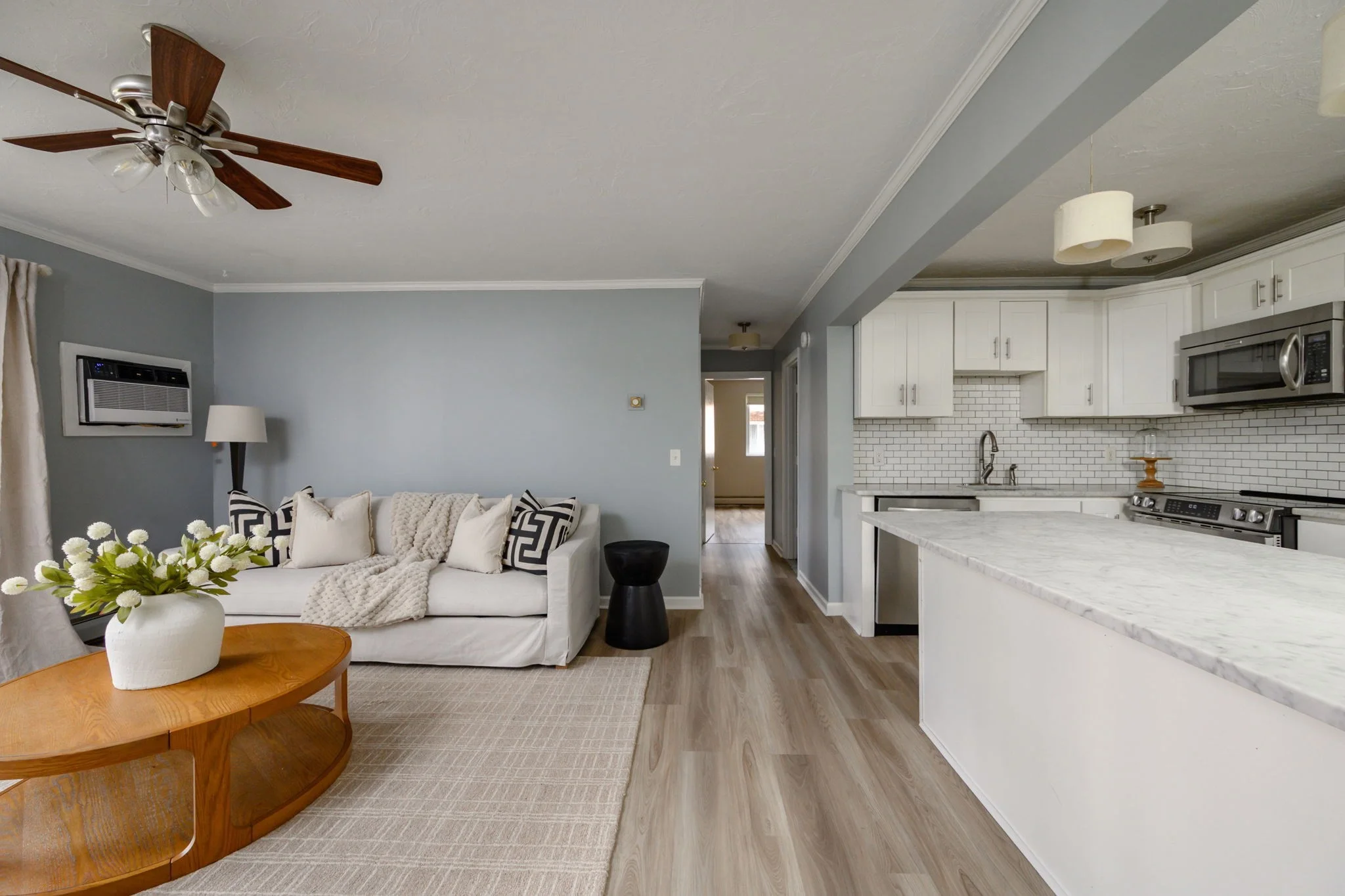2 bed, 1 bath apartment for rent at 1801 Ocean St Unit B-21, Marshfield — photo 3 of 21