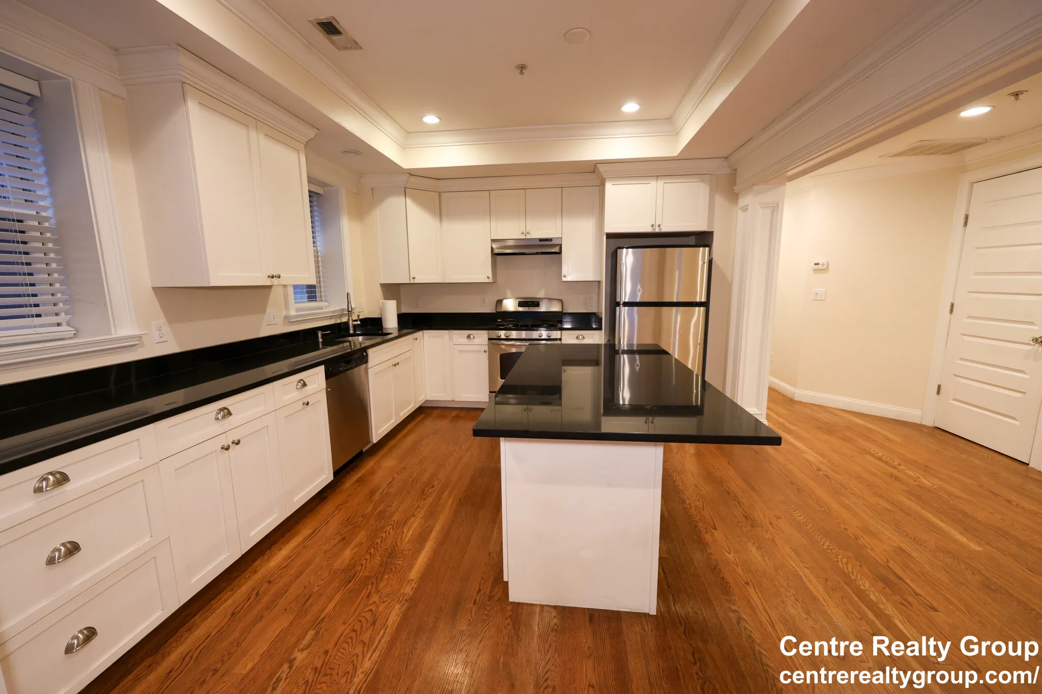 3 bed, 2 bath apartment for rent at 1803 Beacon St Unit 1, Brookline — photo 2 of 26