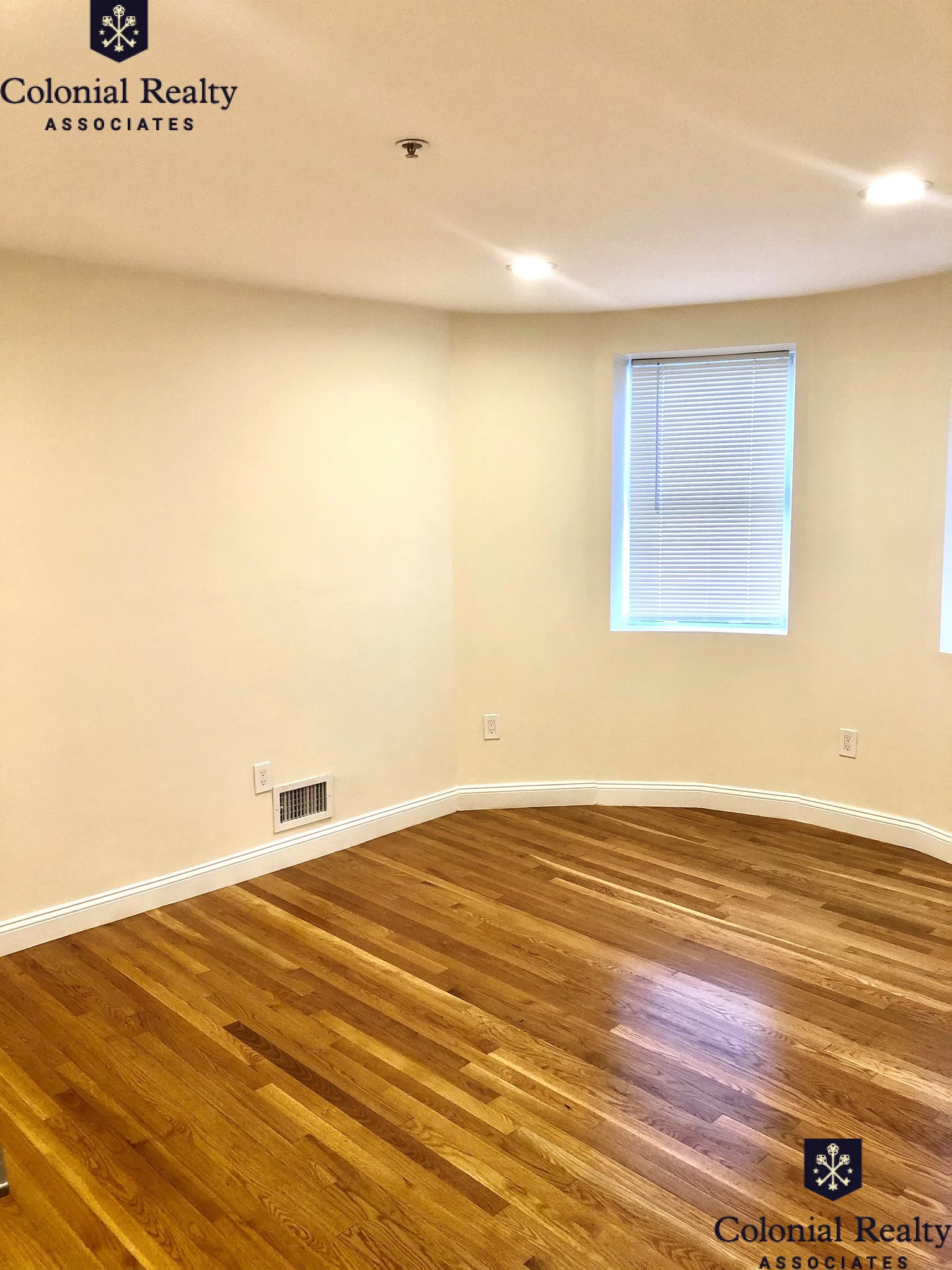 3 bed, 2 bath apartment for rent at 1805 Beacon St Unit 2, Brookline — photo 4 of 23
