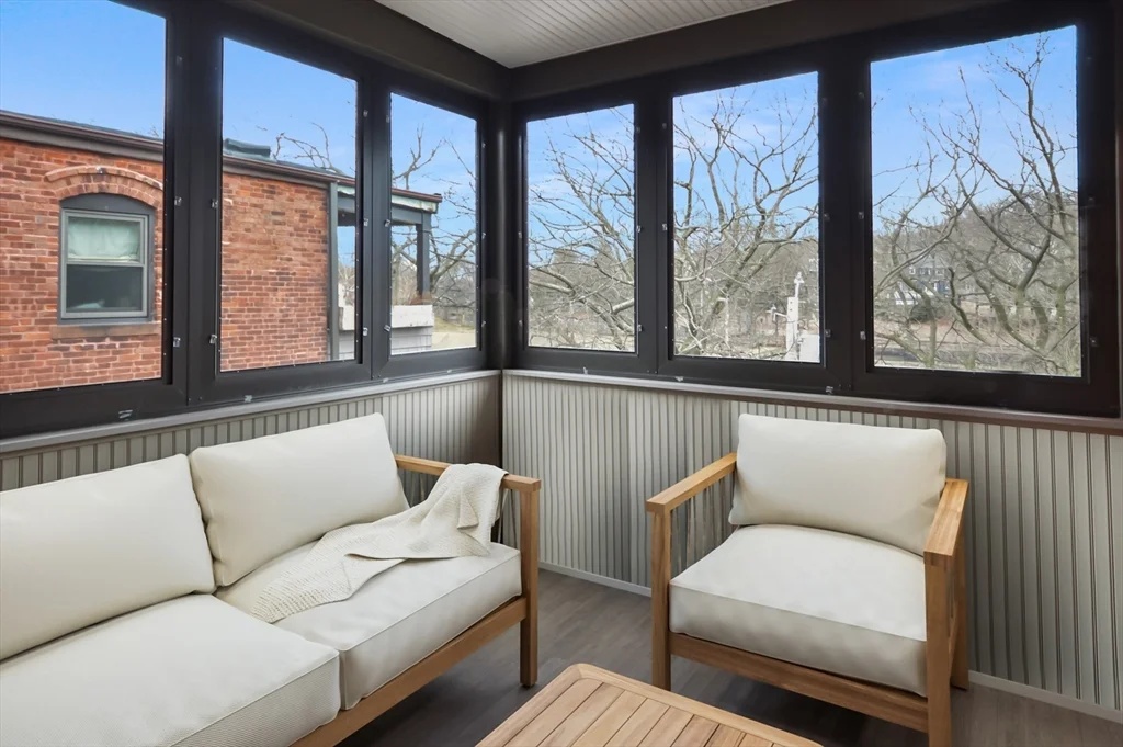 3 bed, 1 bath apartment for rent at 1805 Beacon Unit 3, Brookline — photo 9 of 11