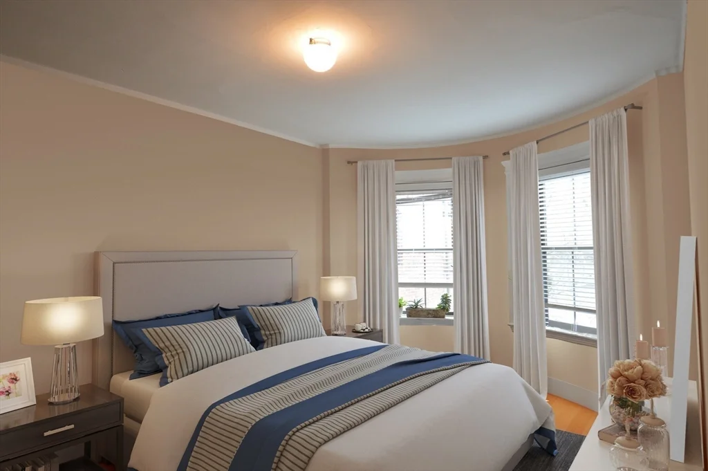 3 bed, 1 bath apartment for rent at 1805 Beacon Unit 3, Brookline — photo 7 of 11