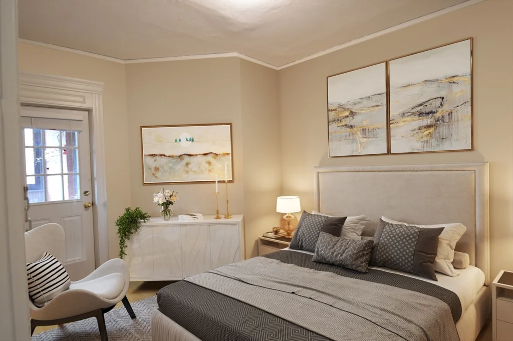 3 bed, 1 bath apartment for rent at 1805 Beacon Unit 3, Brookline — photo 8 of 11