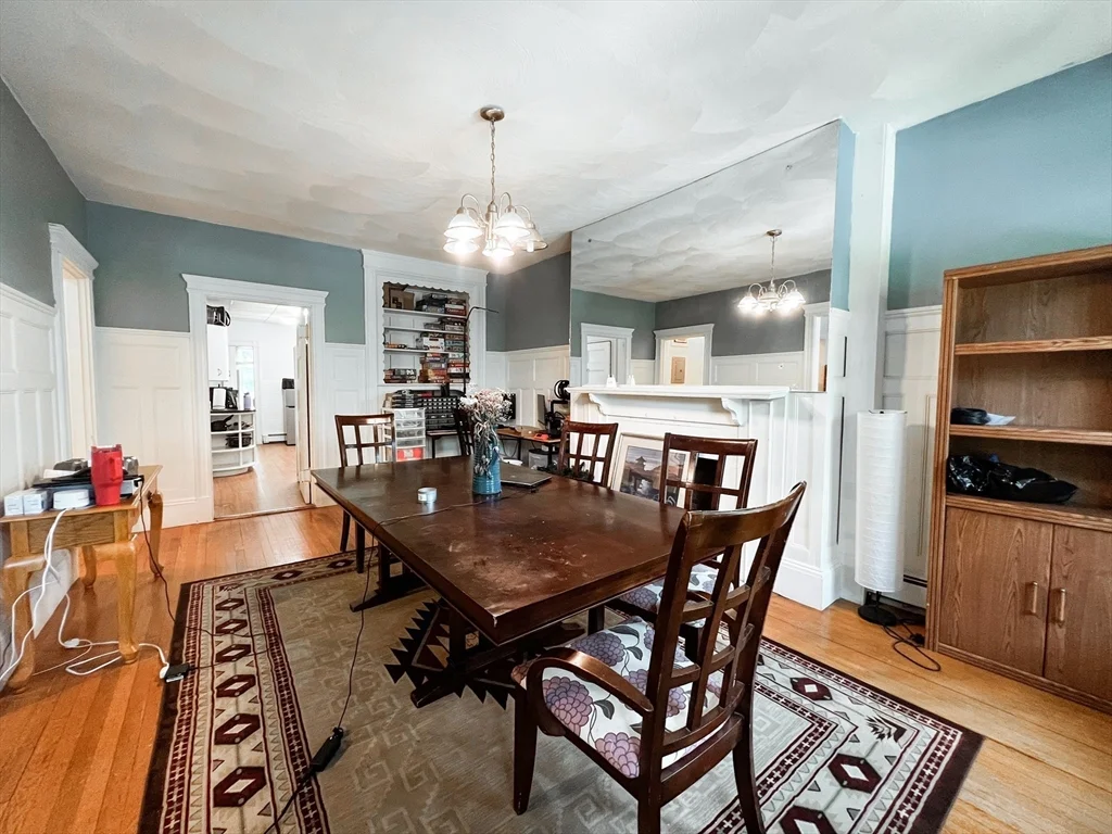 3 bed, 1 bath apartment for rent at 1809 Beacon St Unit 2, Brookline — photo 4 of 12