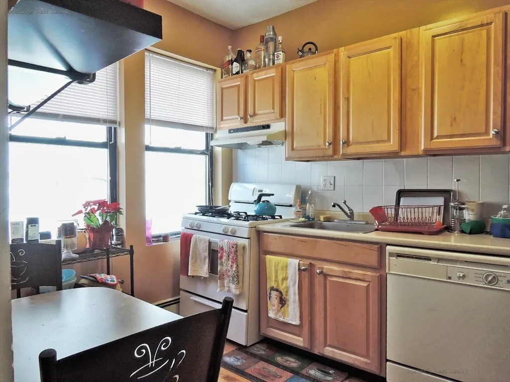 3 bed, 1 bath apartment for rent at 181 Allston St Unit 2, Brighton — photo 7 of 19