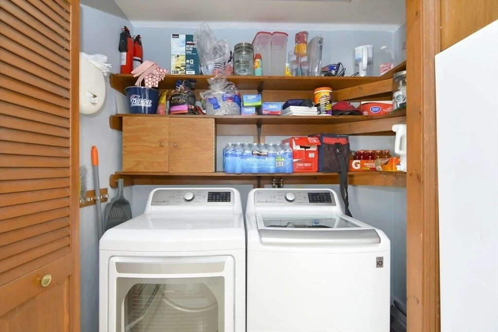 3 bed, 1 bath apartment for rent at 181 Belmont St Unit 2, Everett — photo 5 of 14
