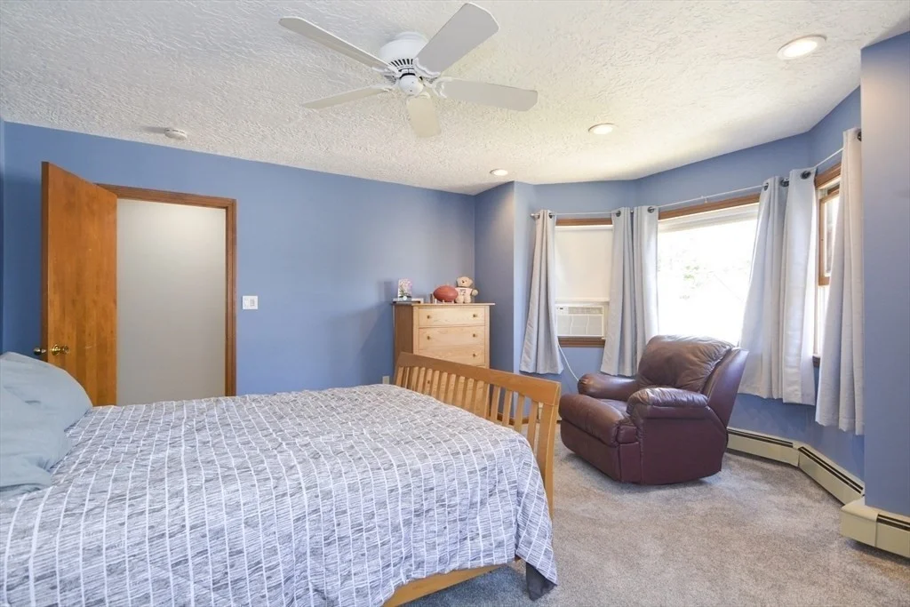 3 bed, 1 bath apartment for rent at 181 Belmont St Unit 2, Everett — photo 7 of 14