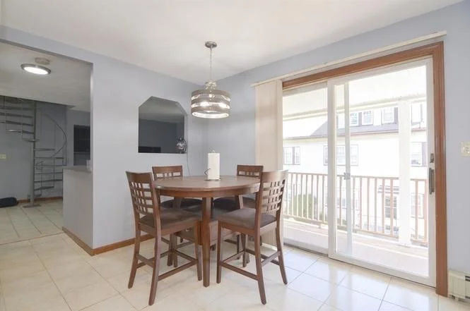 3 bed, 1 bath apartment for rent at 181 Belmont St Unit 2, Everett — photo 3 of 14