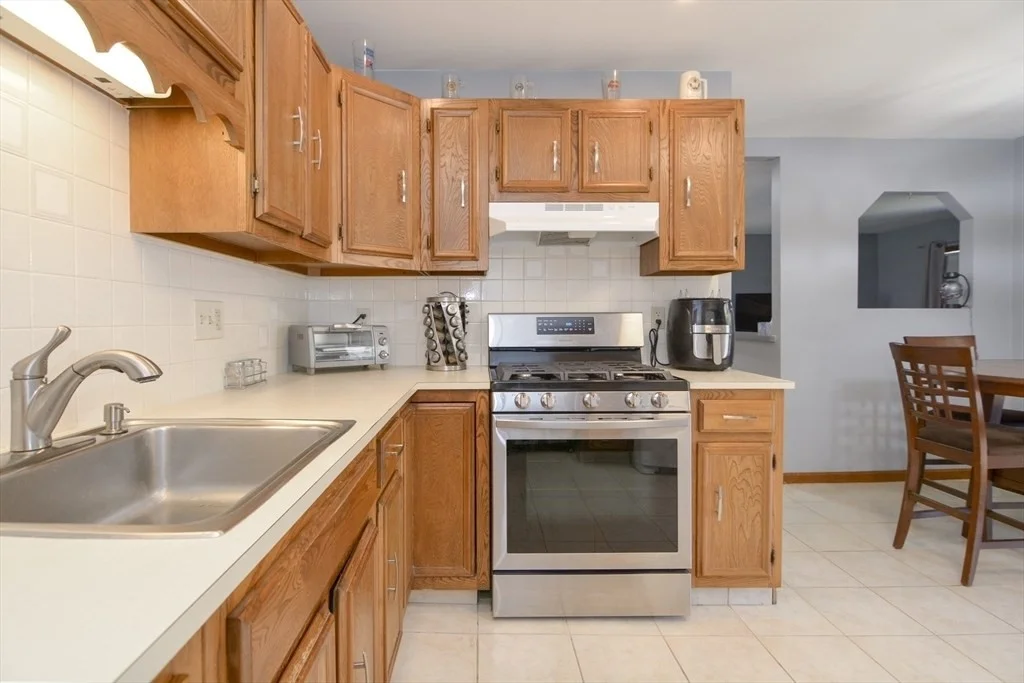 3 bed, 1 bath apartment for rent at 181 Belmont St Unit 2, Everett — photo 1 of 14