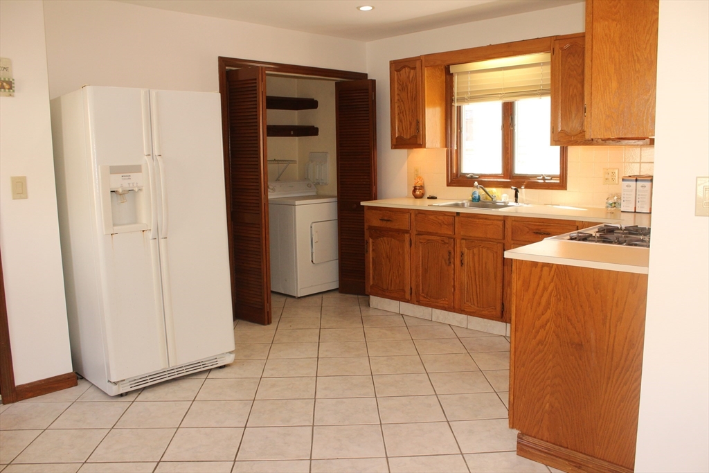 1 bed, 1 bath apartment for rent at 181 Belmont Unit 1, Everett — photo 2 of 18