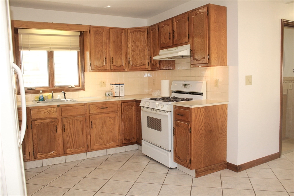 1 bed, 1 bath apartment for rent at 181 Belmont Unit 1, Everett — photo 1 of 18