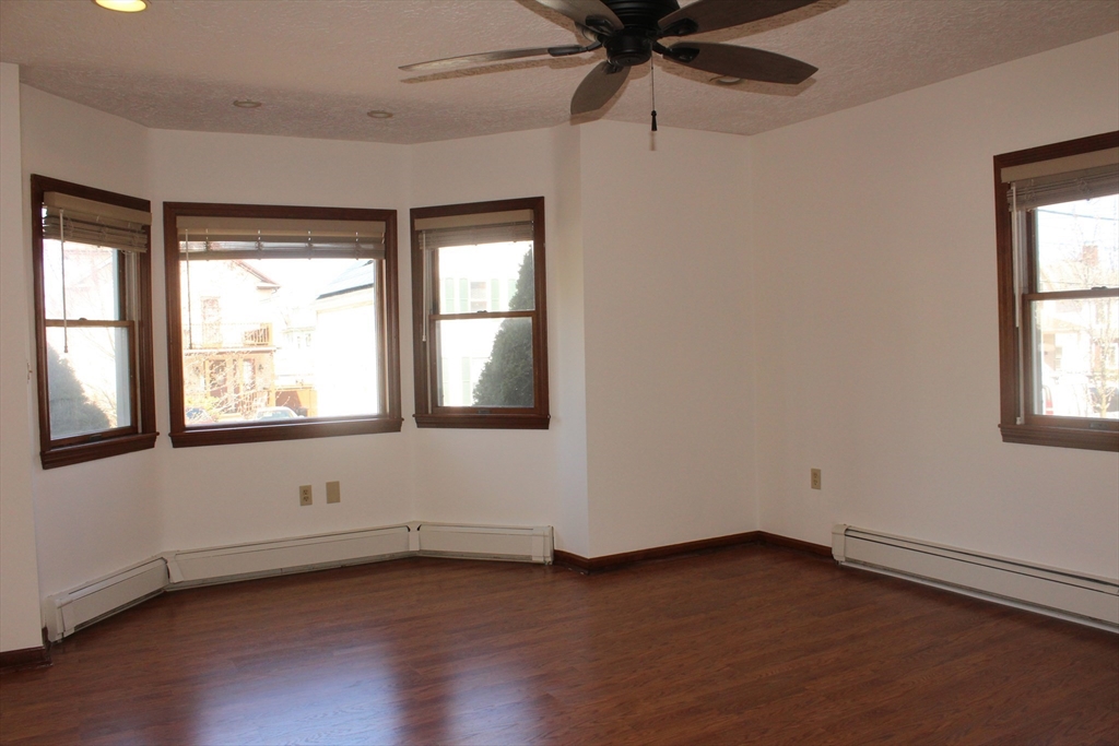 1 bed, 1 bath apartment for rent at 181 Belmont Unit 1, Everett — photo 10 of 18