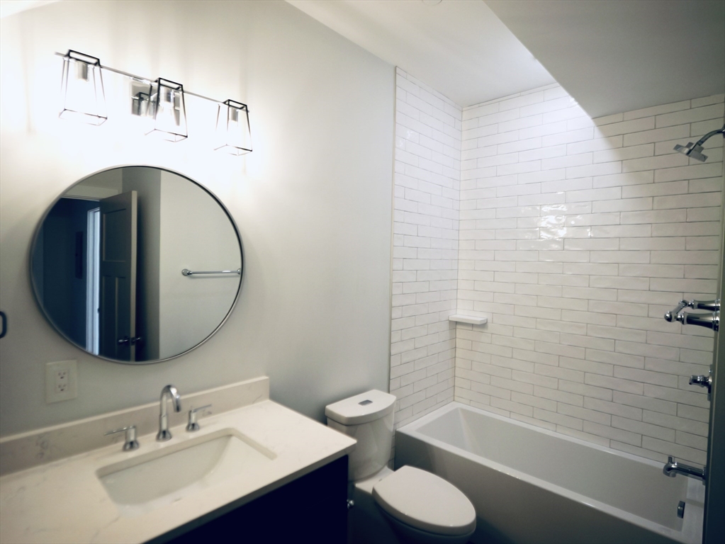 1 bed, 1 bath apartment for rent at 181 Bennington St Unit 3, East Boston — photo 6 of 8
