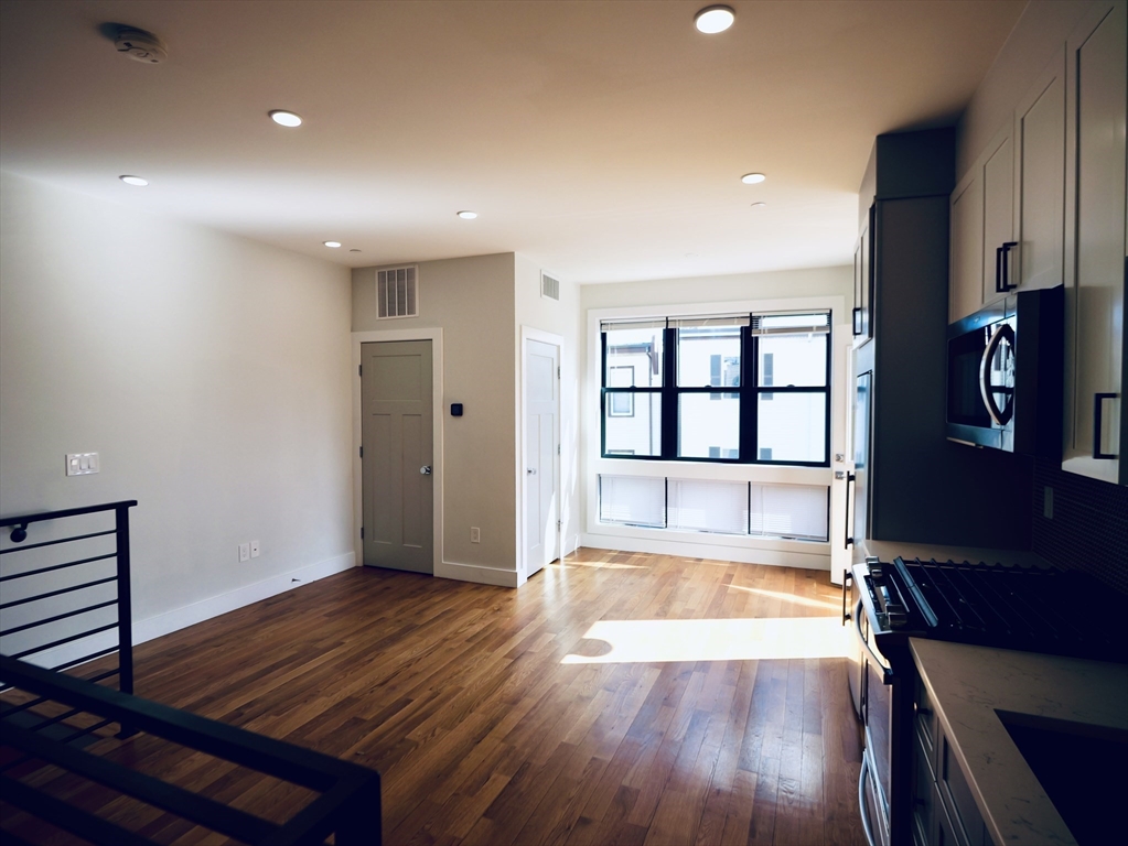 1 bed, 1 bath apartment for rent at 181 Bennington St Unit 3, East Boston — photo 7 of 8