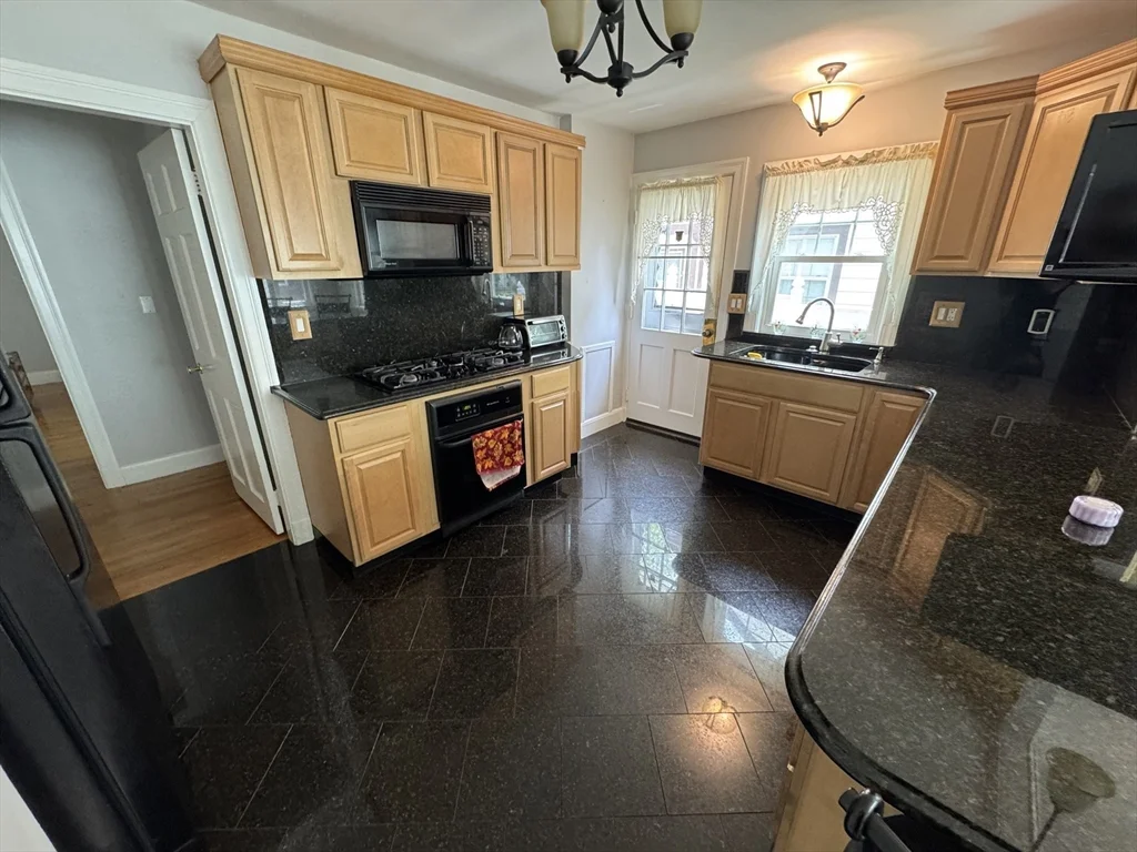 2 bed, 2 bath apartment for rent at 181 Bonad Rd Unit SF, Chestnut Hill — photo 3 of 20