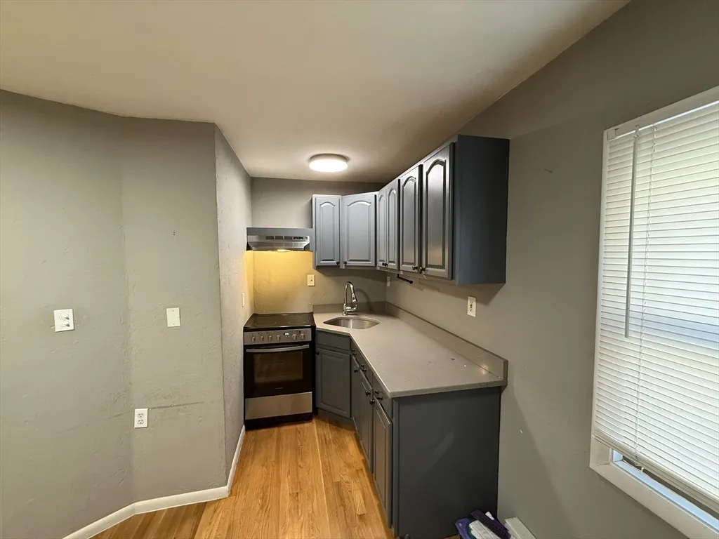 2 bed, 1 bath apartment for rent at 181 Bowen St Unit 1, South Boston — photo 4 of 8