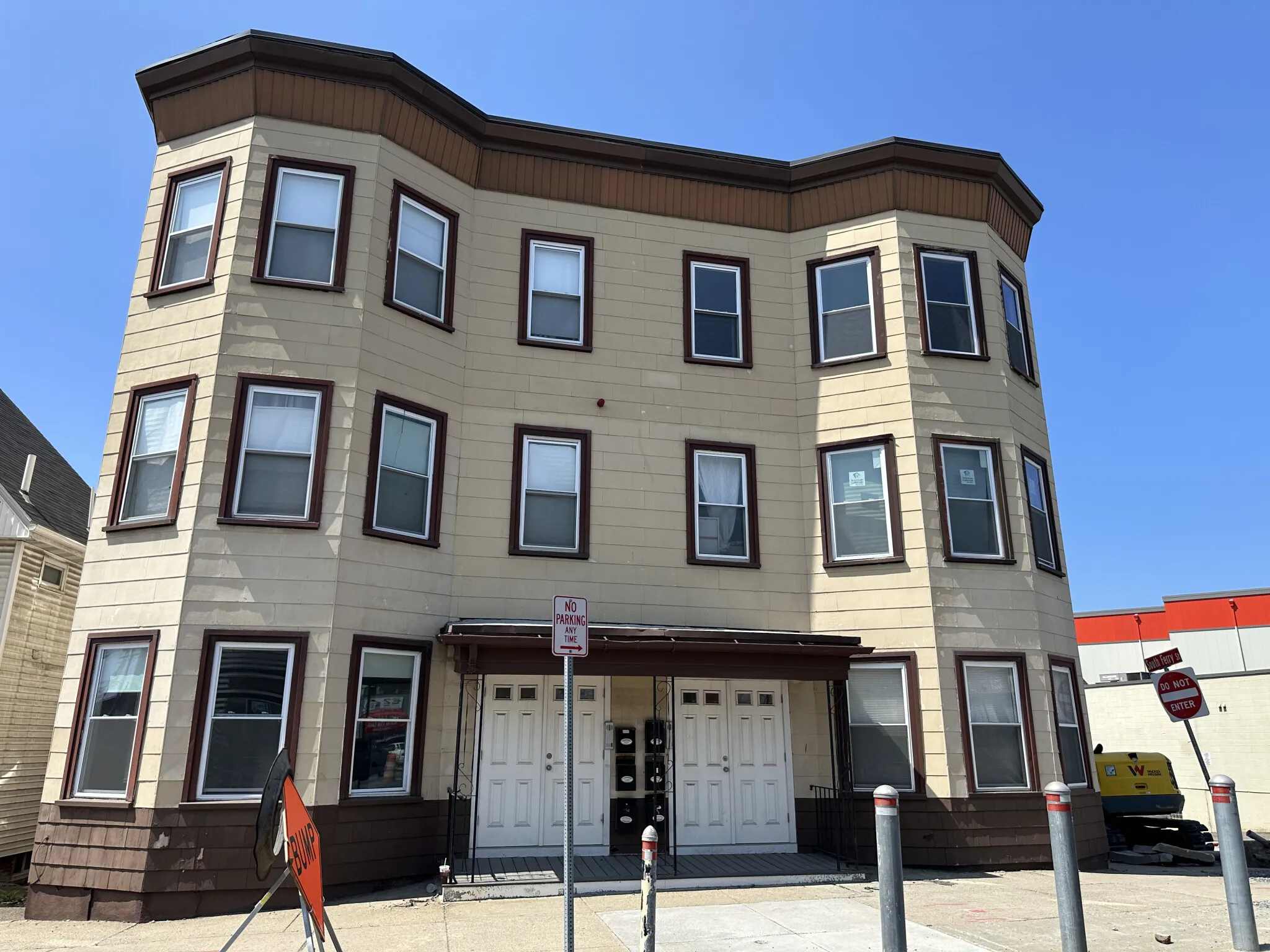 3 bed, 1 bath apartment for rent at 181 Chelsea St Unit 3, Everett — photo 8 of 10