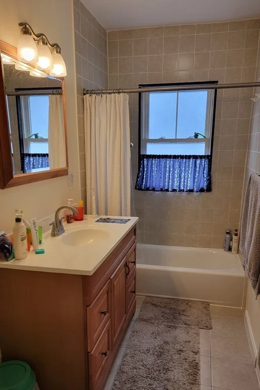 3 bed, 1 bath apartment for rent at 181 Elm St Unit 2, Quincy — photo 5 of 9
