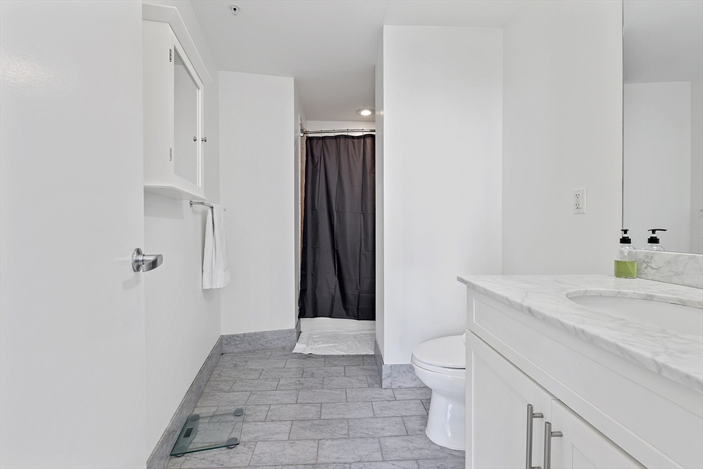 2 bed, 2 bath apartment for rent at 181 Essex Unit E702, Leather District — photo 11 of 17