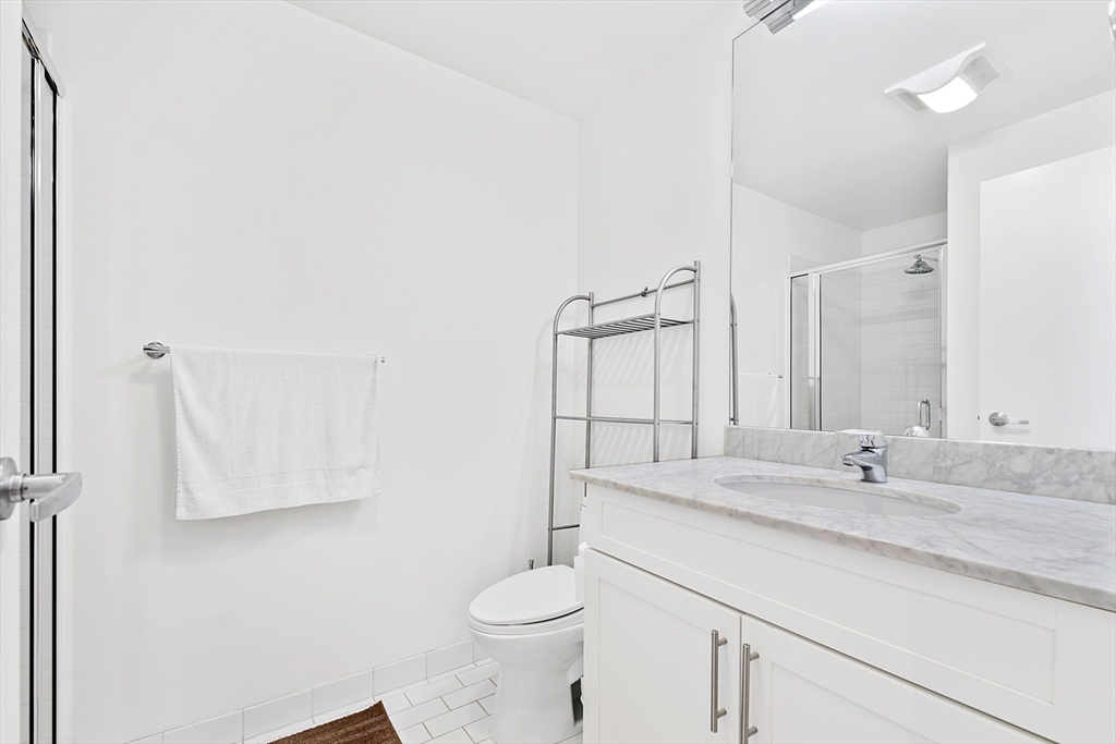 2 bed, 2 bath apartment for rent at 181 Essex Unit E702, Leather District — photo 8 of 17