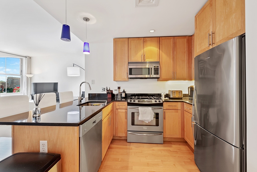 2 bed, 2 bath apartment for rent at 181 Essex Unit E702, Leather District — photo 4 of 17