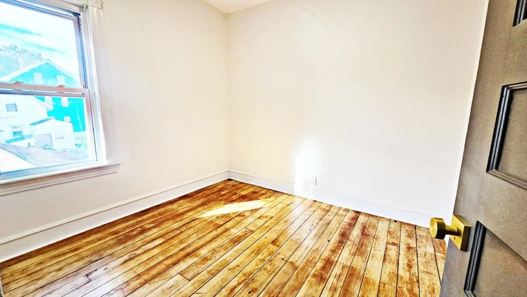3 bed, 1 bath apartment for rent at 181 Foster St Unit 2, Fall River — photo 25 of 27