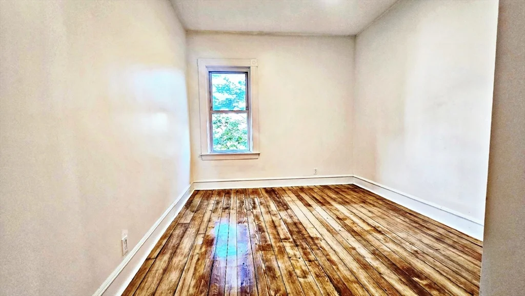3 bed, 1 bath apartment for rent at 181 Foster St Unit 2, Fall River — photo 17 of 27
