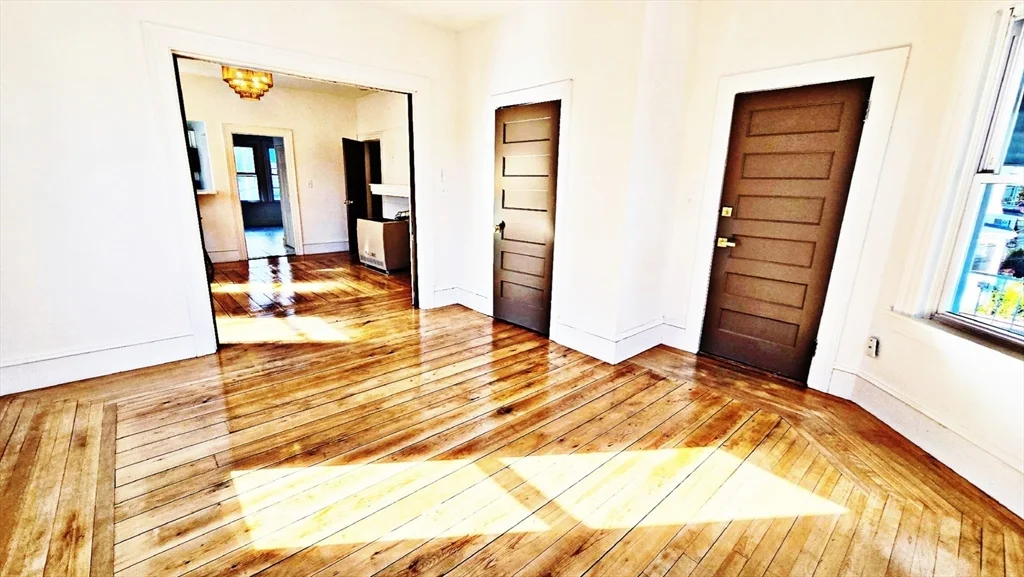 3 bed, 1 bath apartment for rent at 181 Foster St Unit 2, Fall River — photo 9 of 27